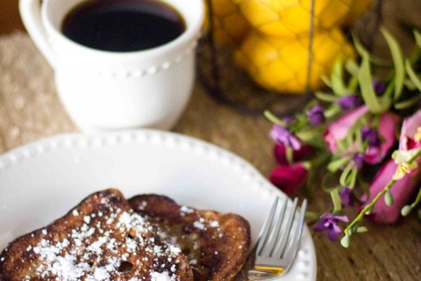 Mess-less French Toast- a great way to make french toast that isnt sticky for little hands- because the syrup is cooked in! Such an easy tip!