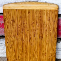 how to sanitize and restore a wood cutting baord! This is such a great tip and so easy to do!
