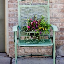 faux paint your own aged iron furniture! This is an awesome trick to make cheap furniture look like beautiful old aged iron, in just a few easy steps!
