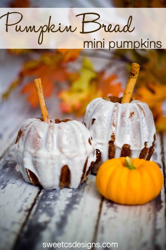 Pumpkin bread mini pumpkins at sweetcsdesigns.com - these are TOO cute and SO easy to make! #pumpkinbread #halloween #pumpkin 