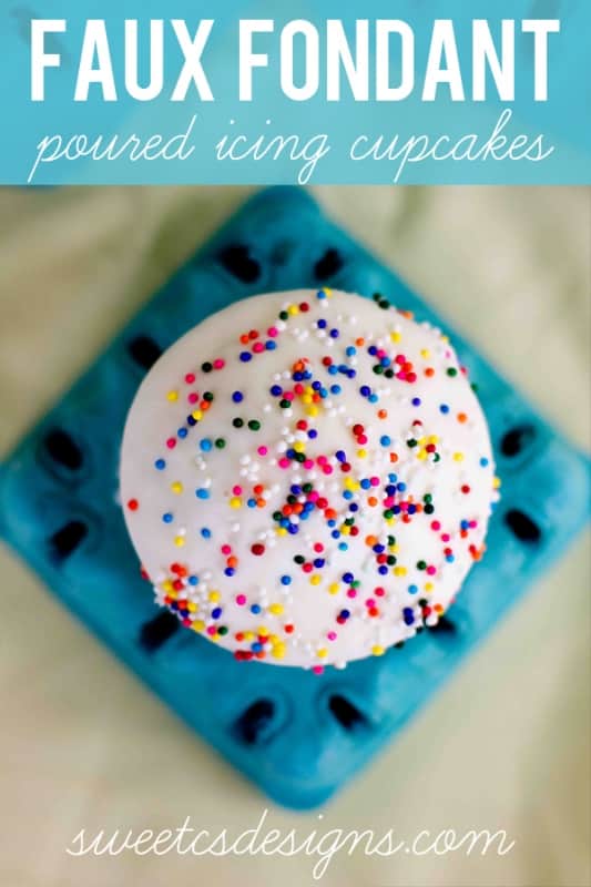 the easiest way to frost a cupcake EVER- faux fondant poured icing cupcakes! These are GENIUS!