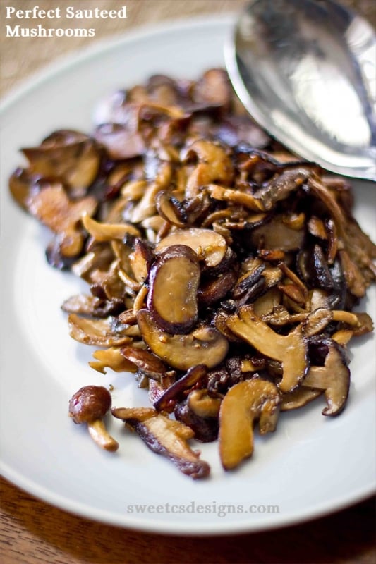 Perfect Sauteed Mushrooms- these are one of the easiest and most delicious thanksgiving side dishes!