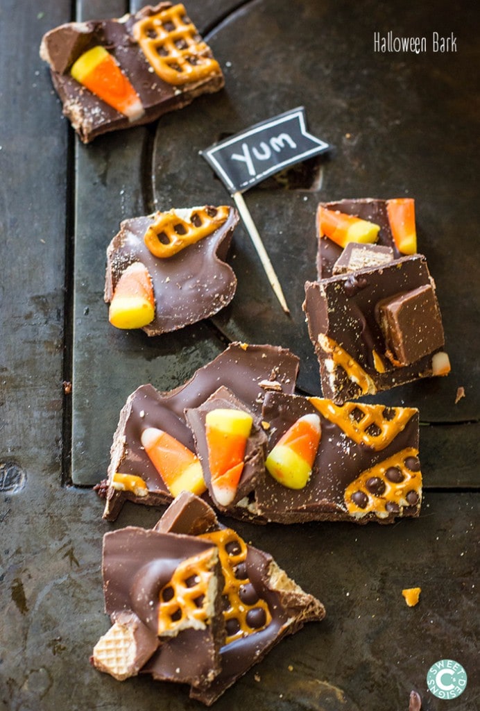 Halloween Bark- this takes just 5 minutes to make!