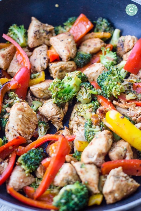 This one pot mexican chicken stir fry is a delicious paleo and gluten free dish!