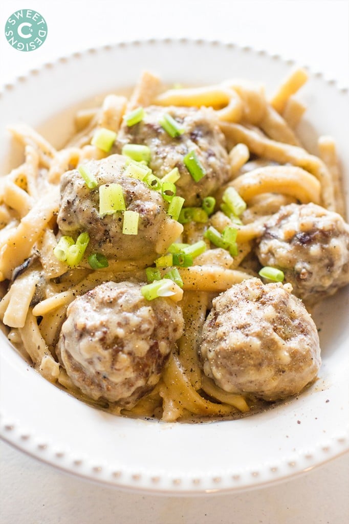 meatballs with pasta and white sauce