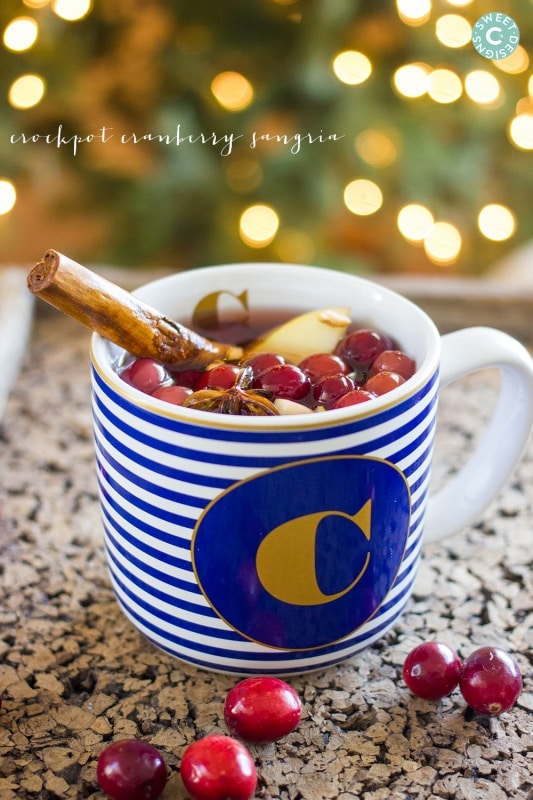 crockpot cranberry apple sangria- this is so warm, comforting and delicious!