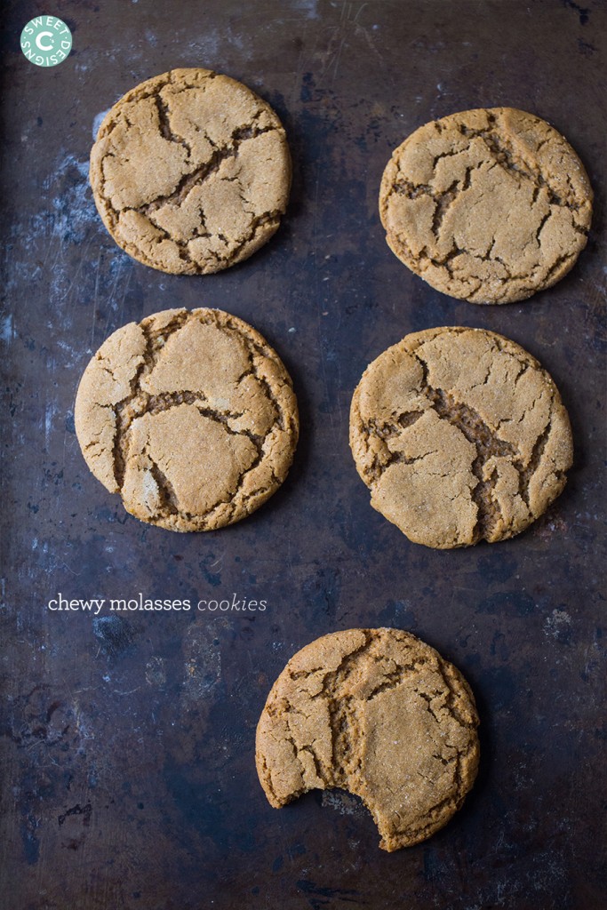 Chewy Molasses Cookies- these are the best recie for gooey, delicious, soft molasses cookies!
