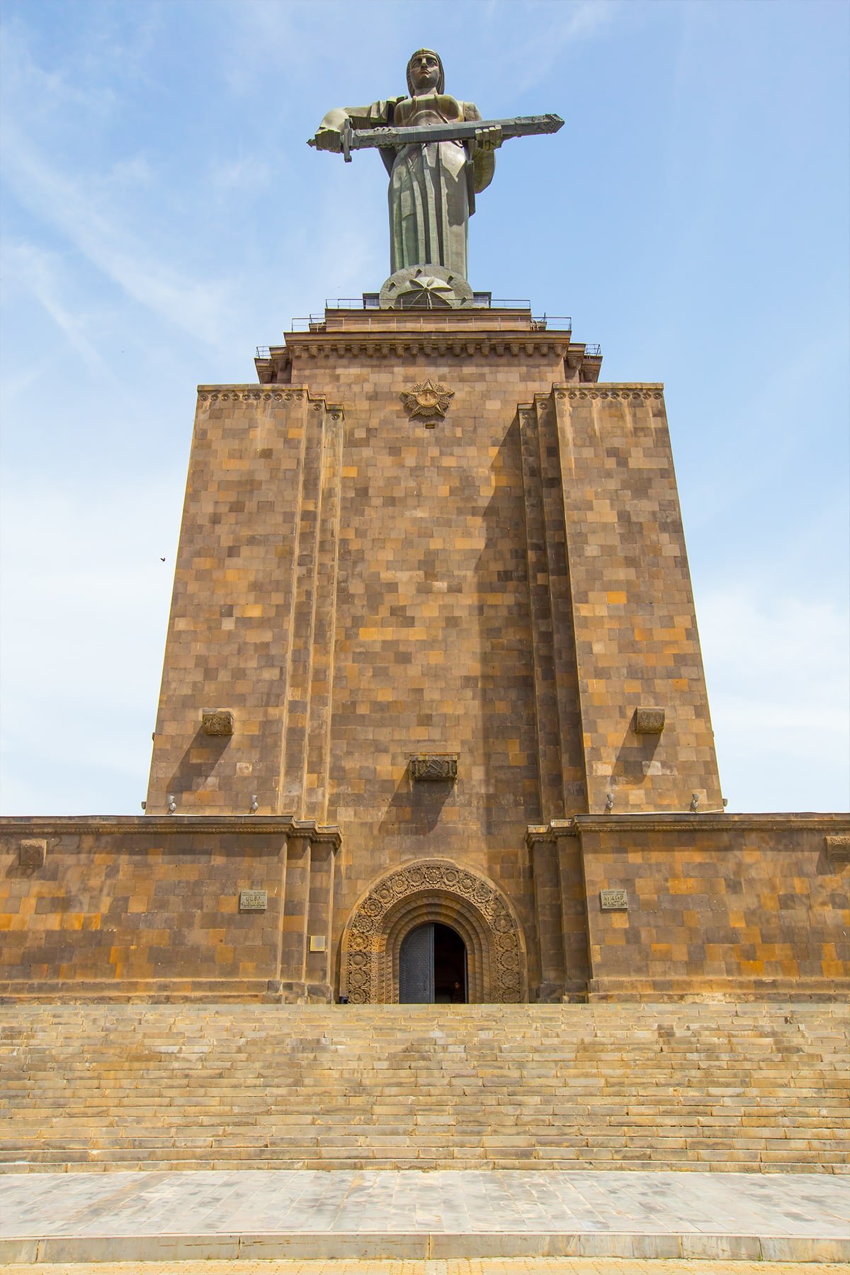 Mother Armenia, Yerevan