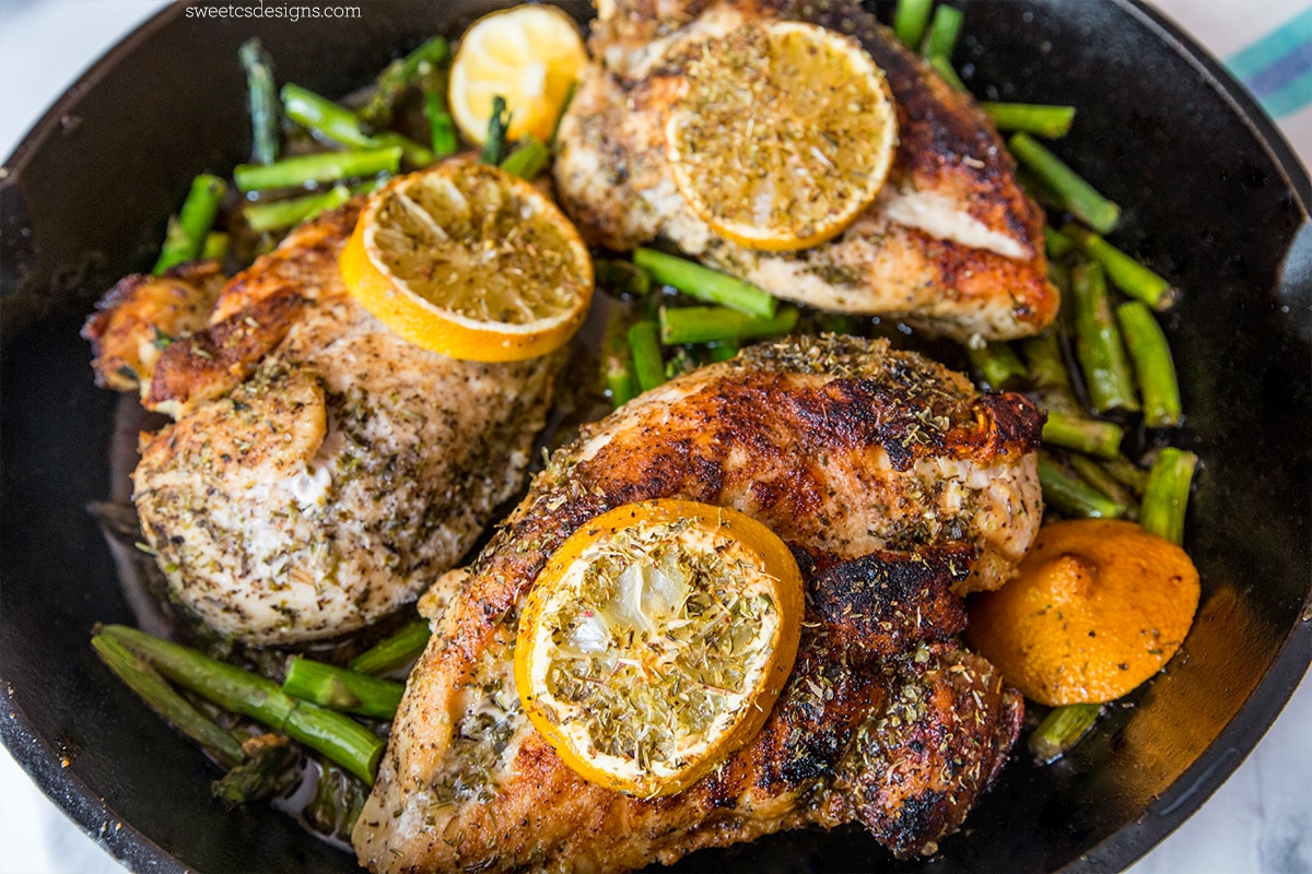 skillet chicken and asparagus- super easy and full of flavor!