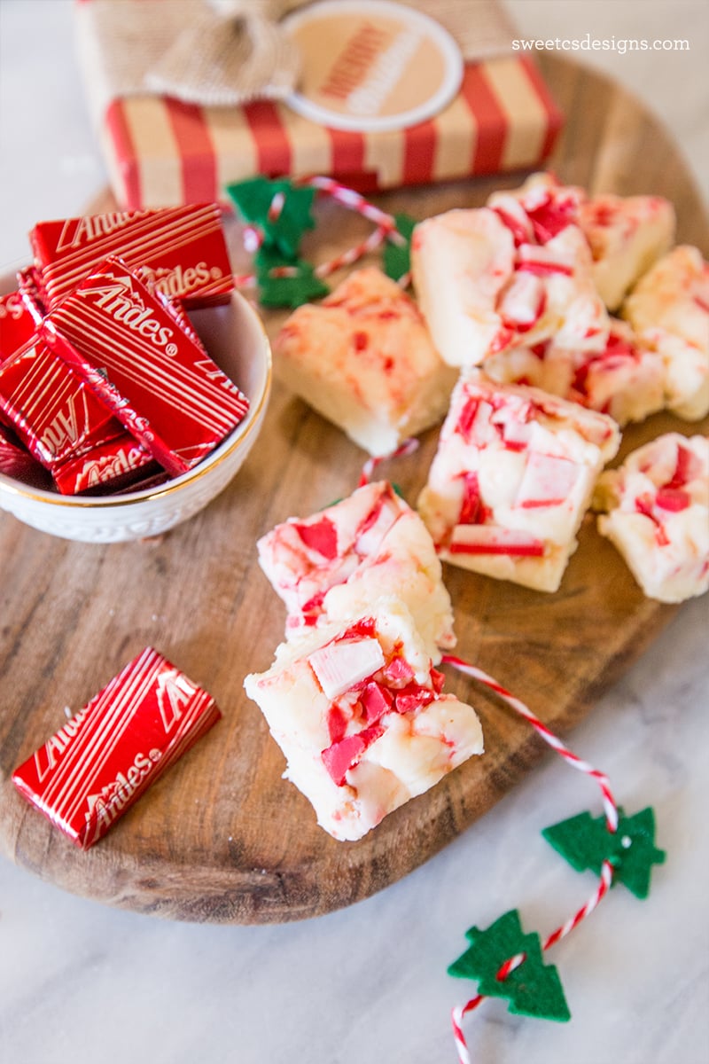 Andes Peppermint Crunch Fudge- this is so delicious and easy- a perfect Christmas gift!