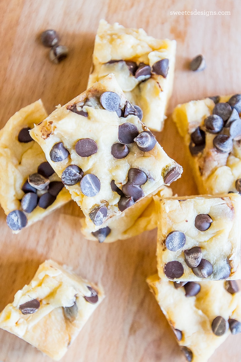 white fudge with chocolate chips in it