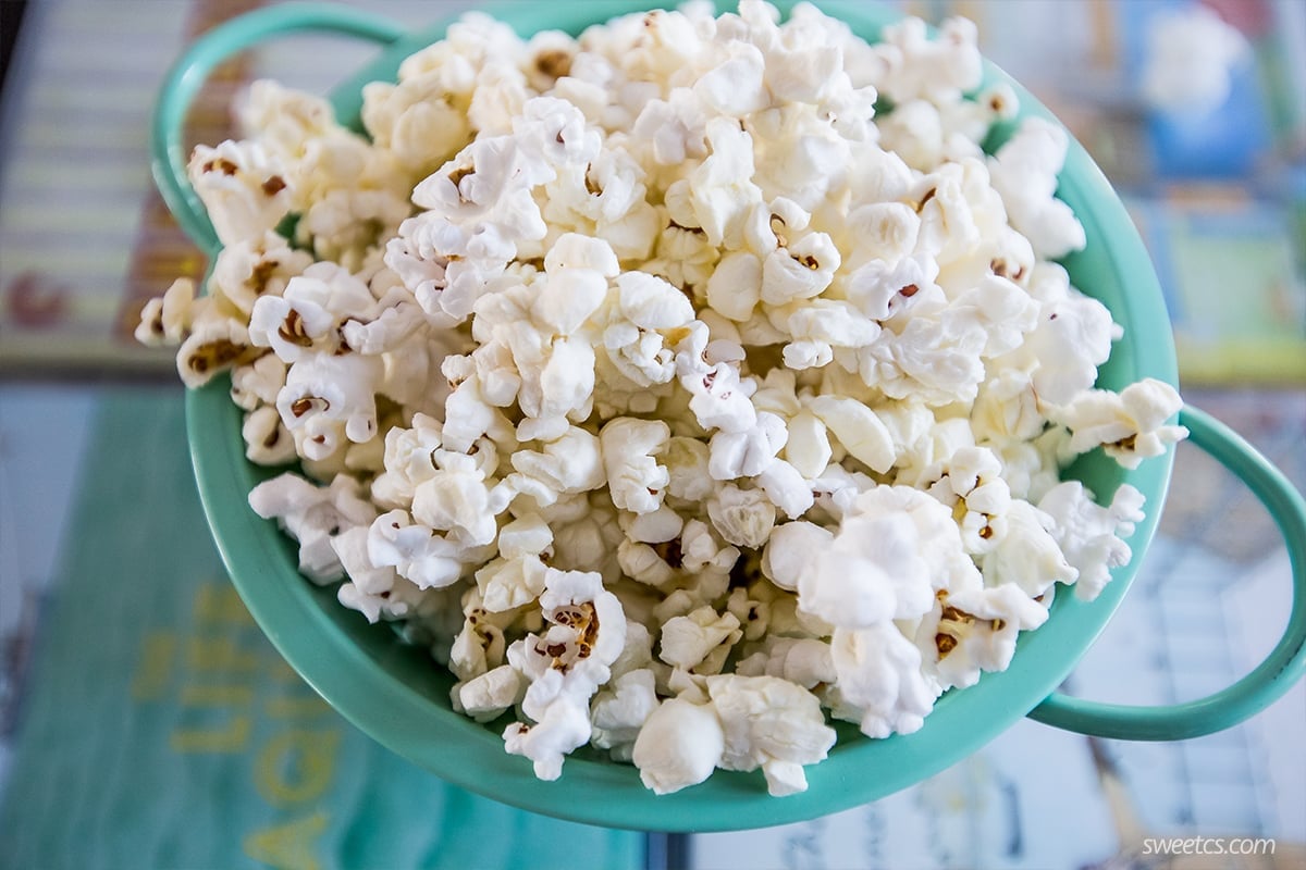 Homemade Movie Popcorn (Butter Popcorn)