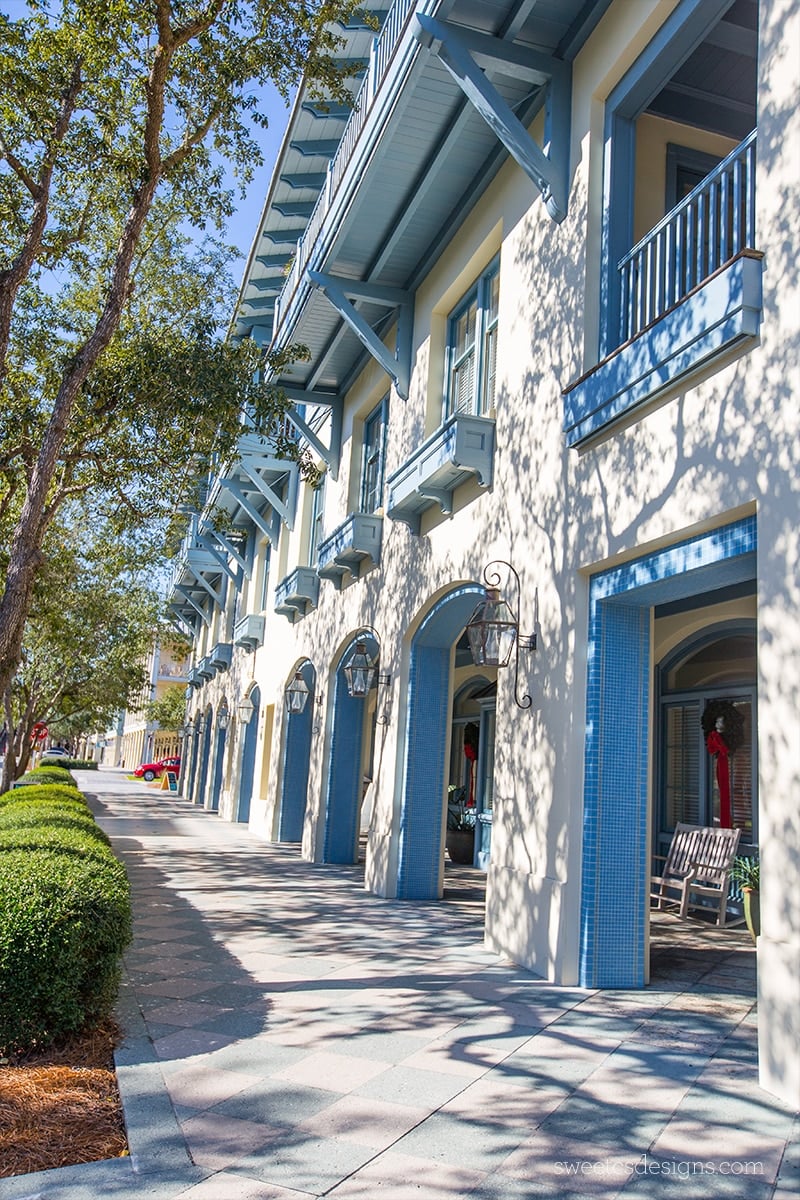 Watercolor Florida shops at Christmas