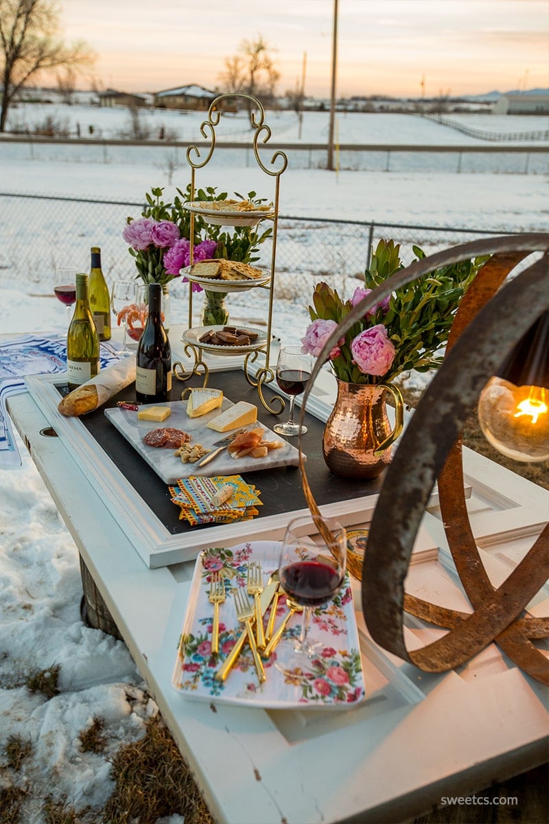 Love this gorgeous sunset dinner party decor!