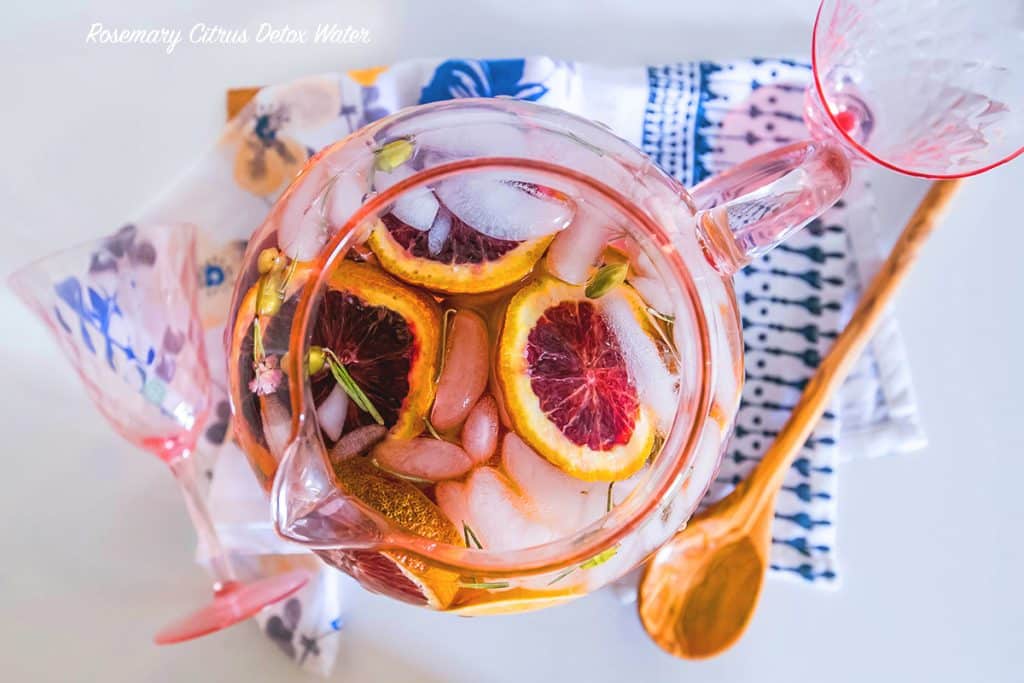 Blood orange and rosemary citrus detox water- this is so crisp, refreshing, and delicious!