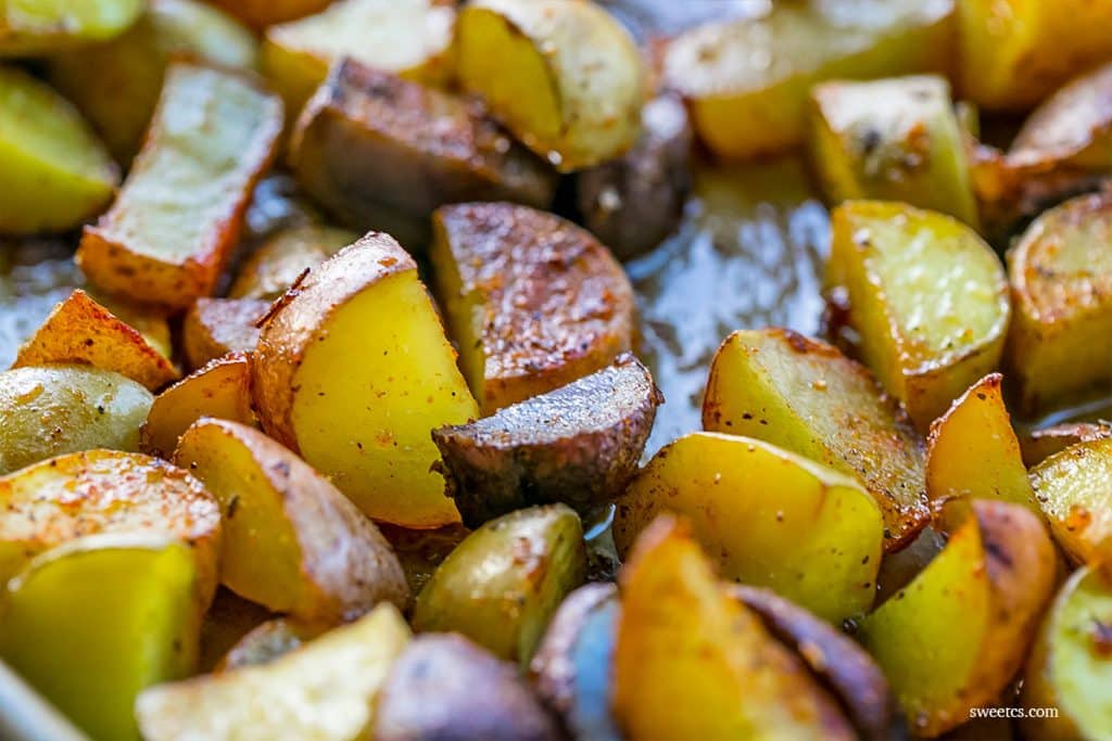 potatoes with spices and oil