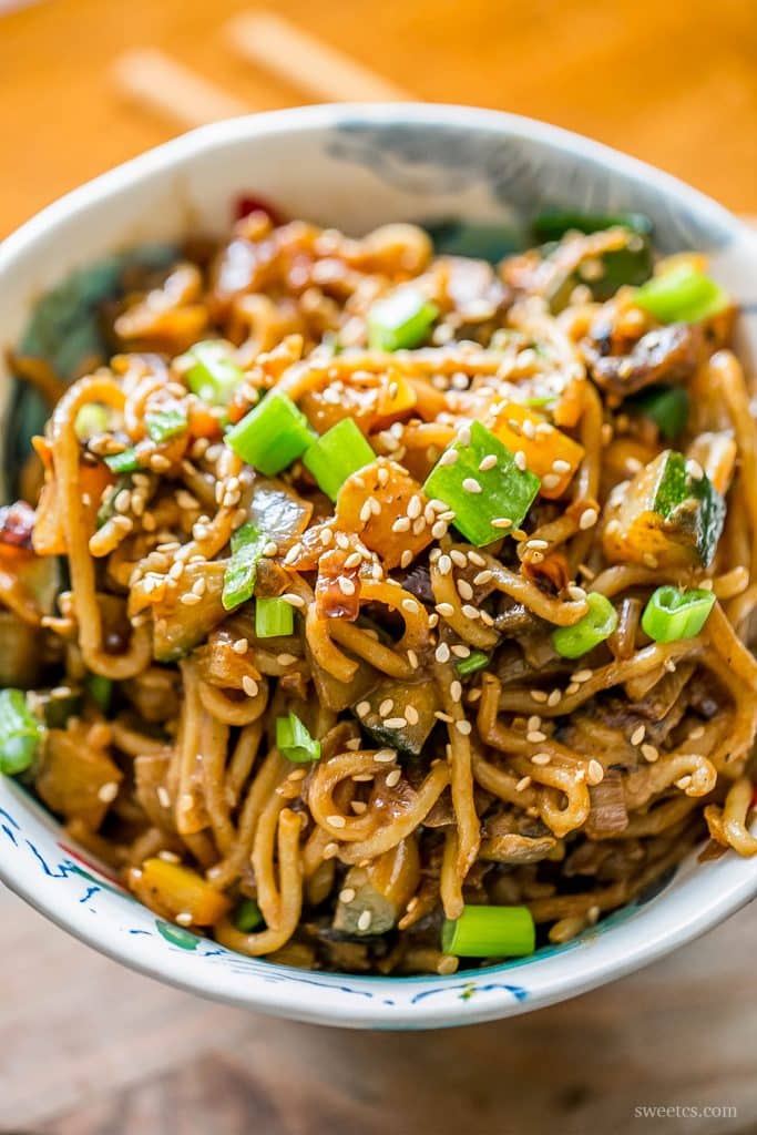 This delicious asian inspired noodle dish is creamty and rich - and a peanutty flavor thanks to sesame seed paste!