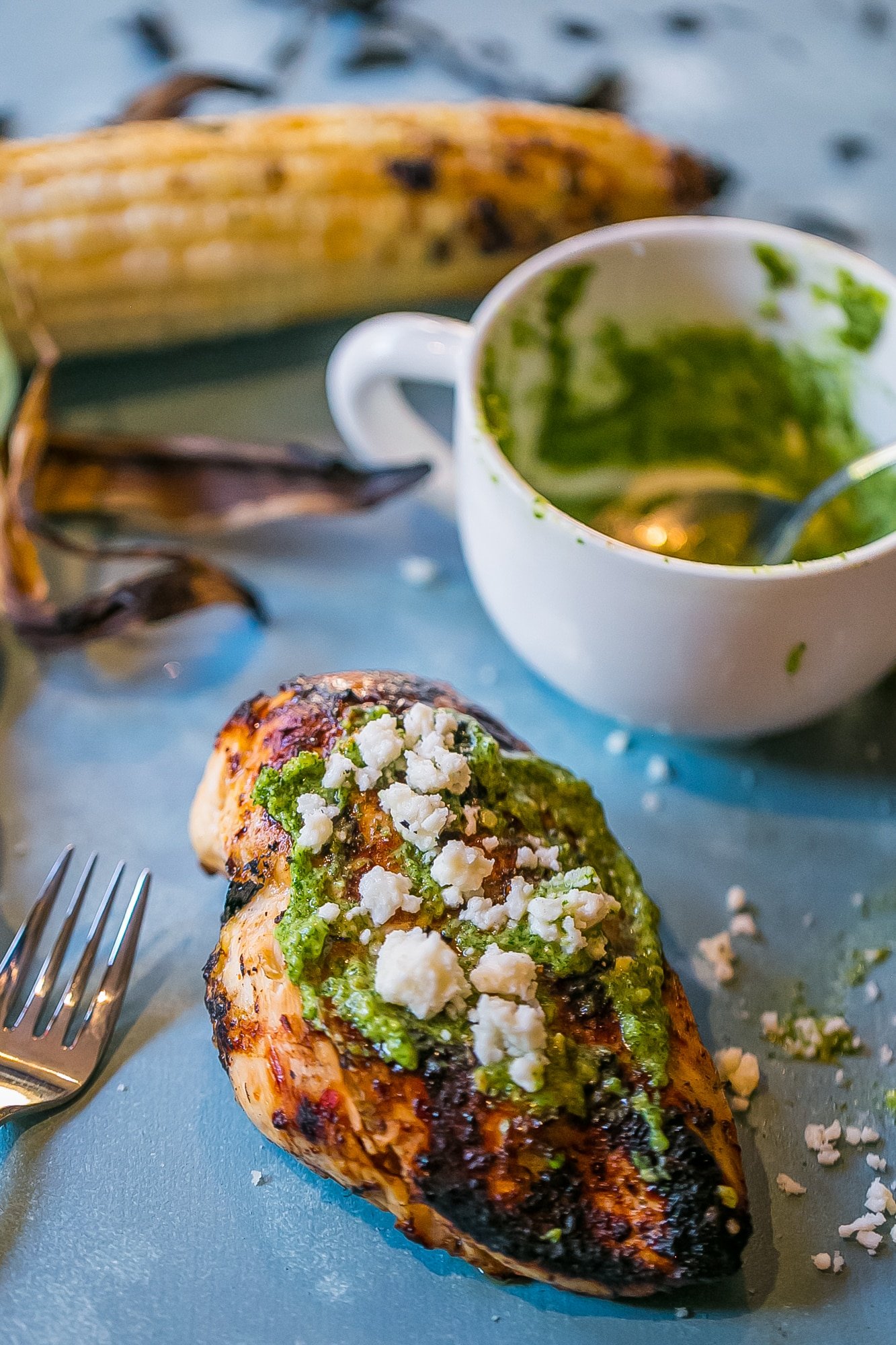 Grilled chicken with cilantro cashew pesto sauce - perfect for weeknight dinners! 