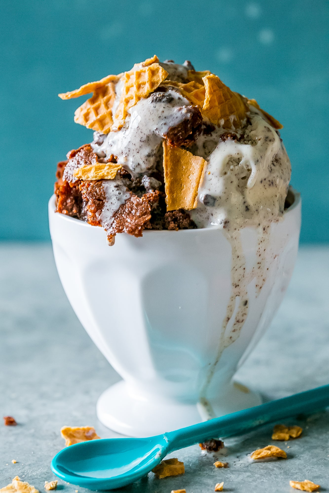 These delicious waffle cone brownie ice cream sundaes are a delicious treat! 