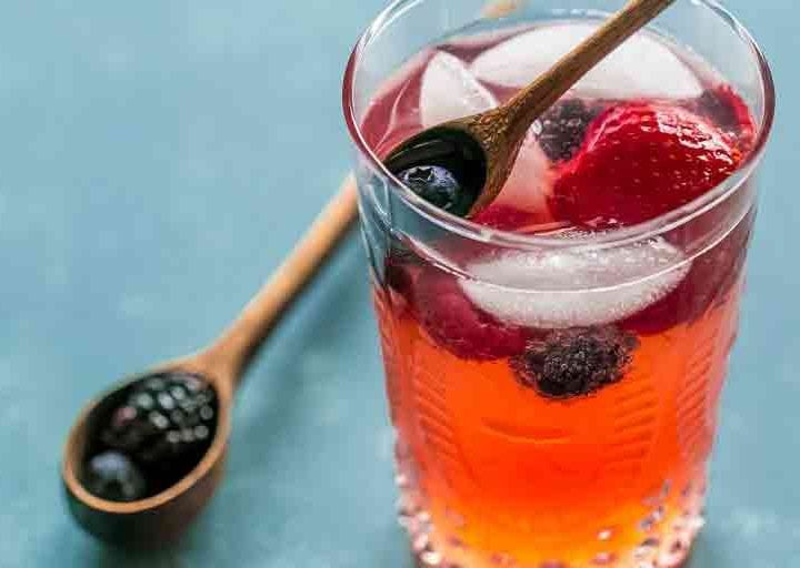 Refreshing Sparkling Berry, Basil Lemonade