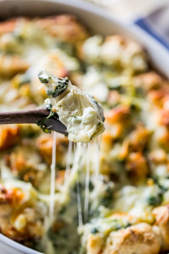 Baked Spinach and Artichoke Bread Ring Dip 