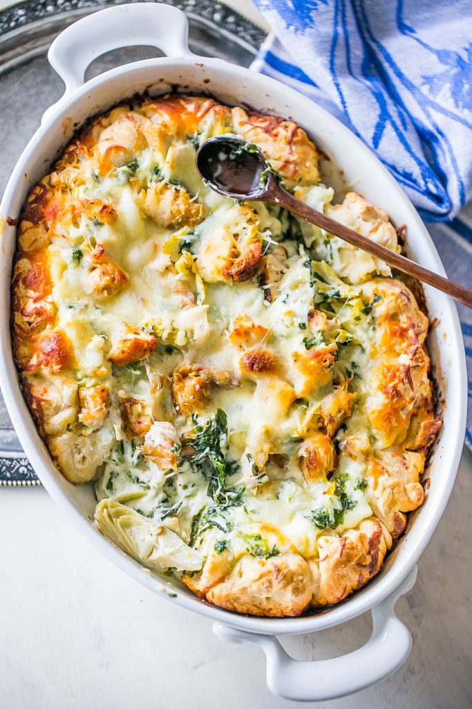 Cheesy chicken spinach and artichoke ring dip