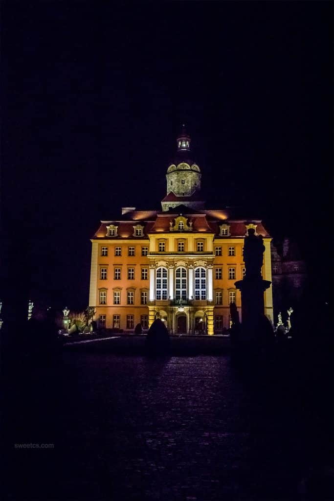 ksiaz-at-night