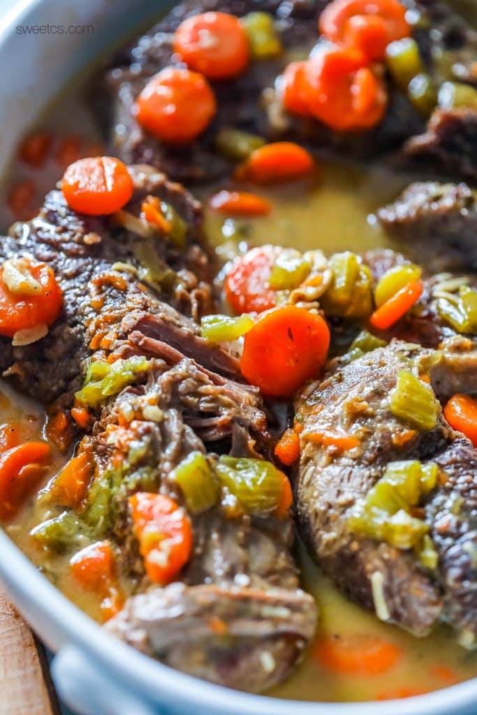 beef ranch pot roast with carrots and gravy