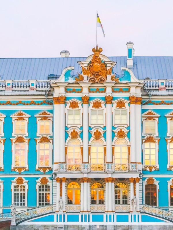 An ornate building in Saint Petersburg, Russia with blue and white colors.