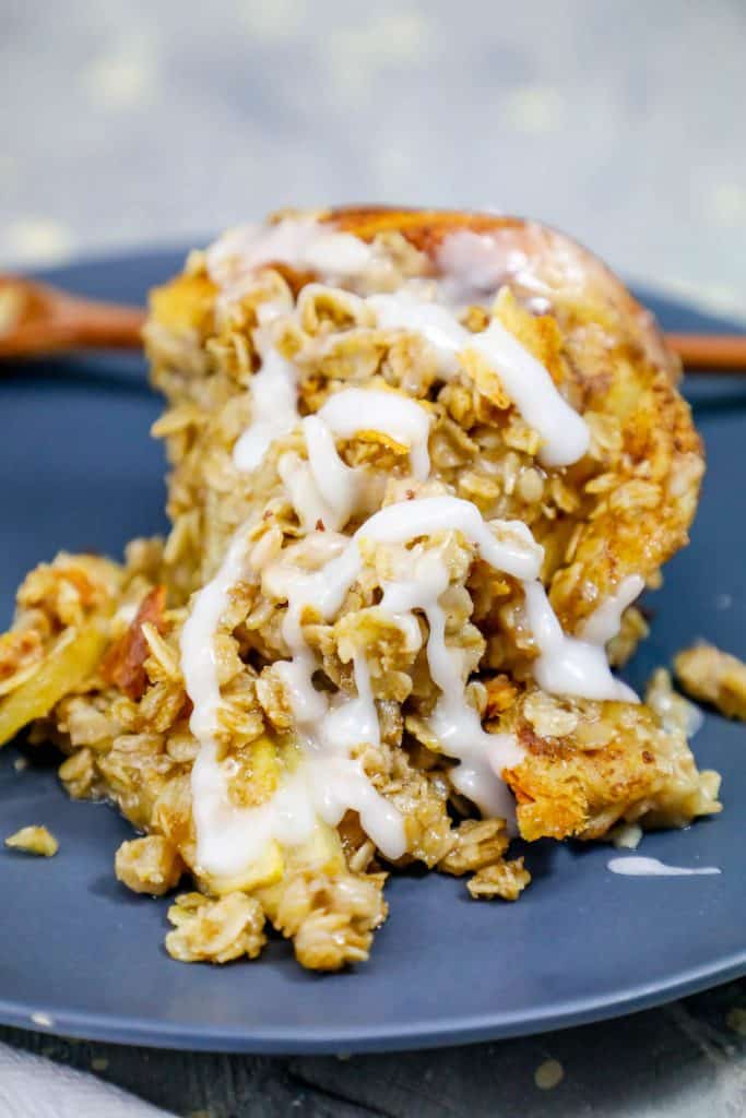 5 Ingredient Easy Baked Cinnamon Roll Apple Crumble