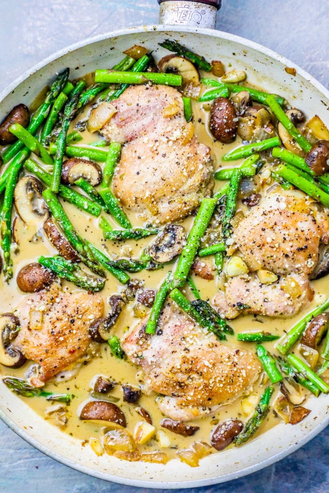 One Pot Creamy Lemon Italian Chicken Mushroom and Asparagus Skillet