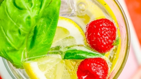 Sparkling Raspberry Lemon Basil Gin Cocktail Recipe