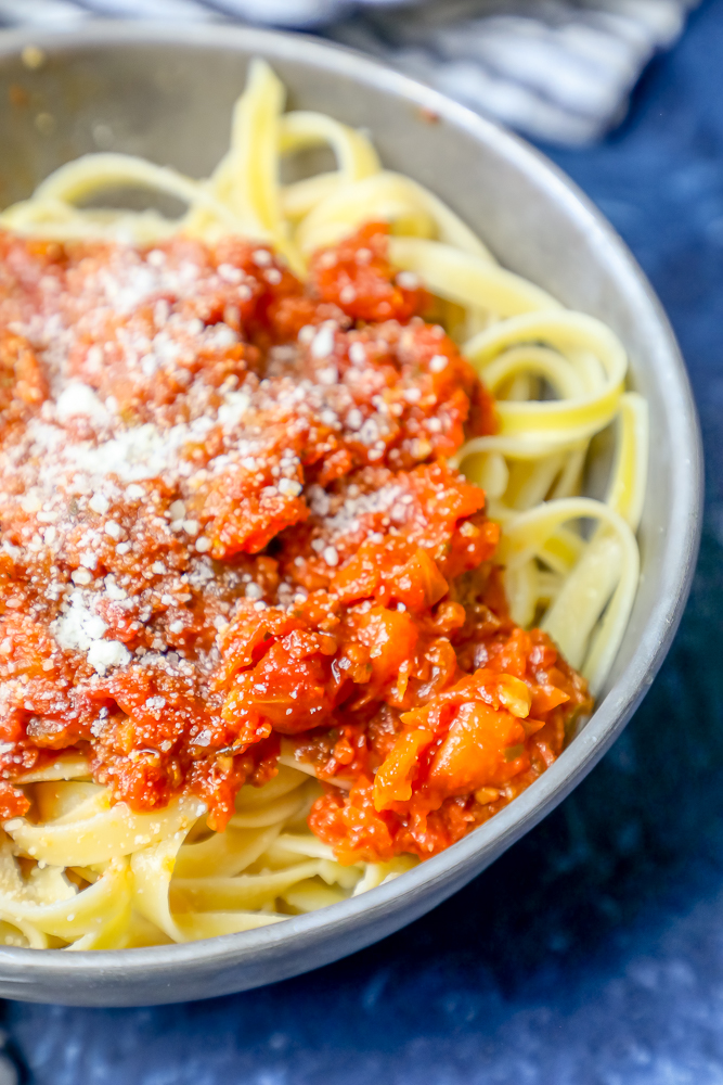 roasted red pepper sauce on linguine