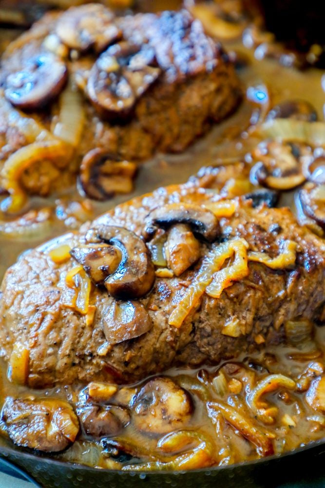 Easy Cube Steak in Gravy Recipe - Sweet Cs Designs