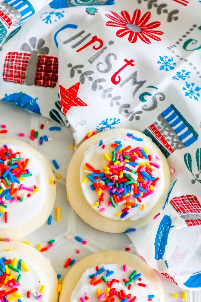 picture of sugar cookies on christmas towel 