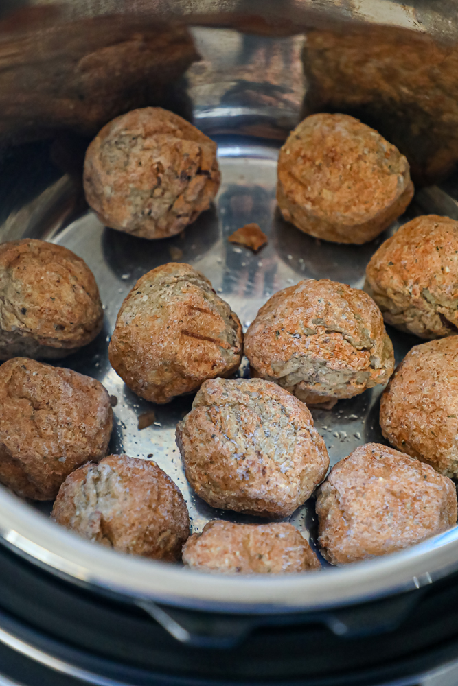 picture of frozen meatballs in instant pot