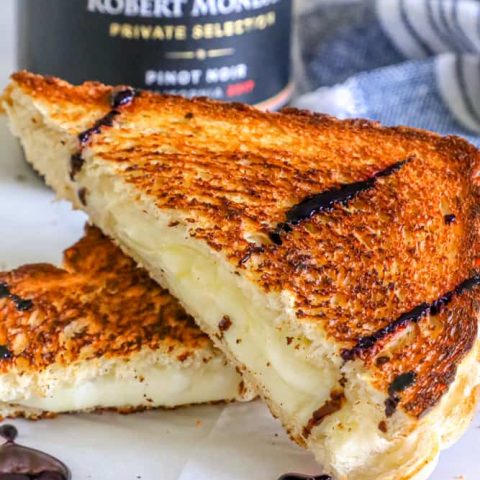 Grilled cheese with wine sauce.