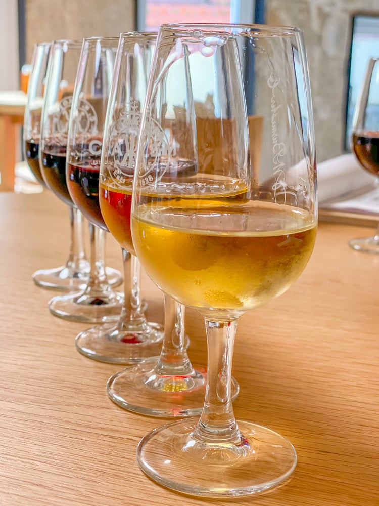 Picture of 5 glasses of port at a wine tasting in Porto 