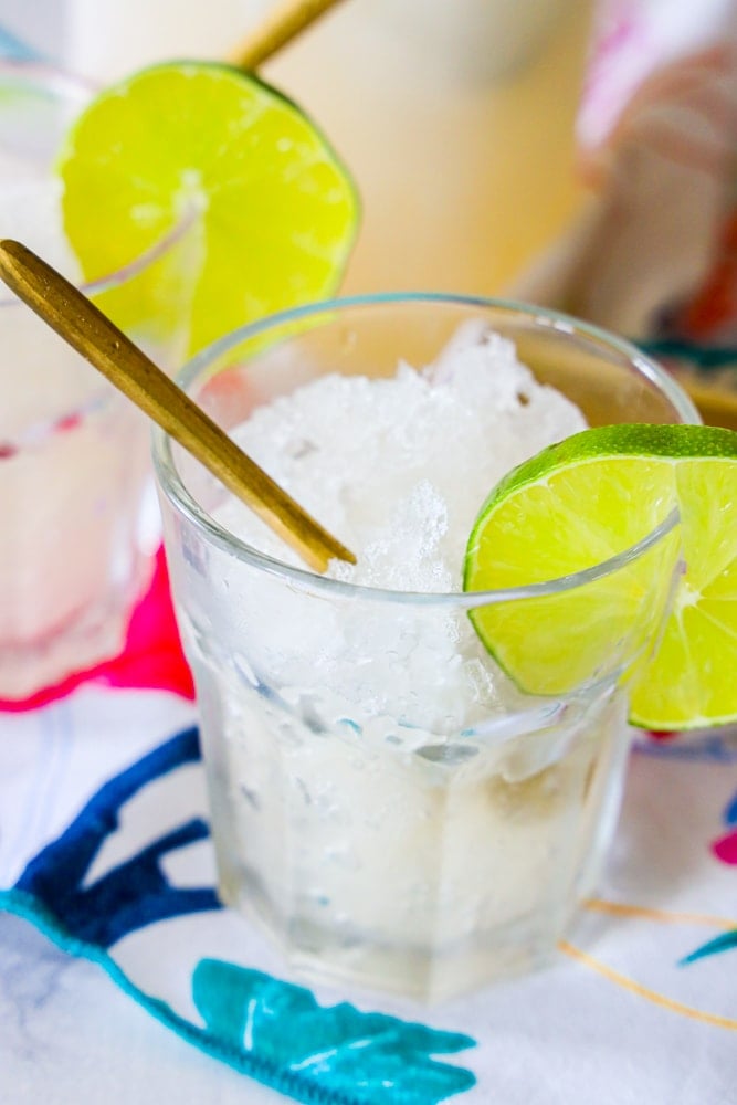 picture of two glasses with frozen gin and tonic in them