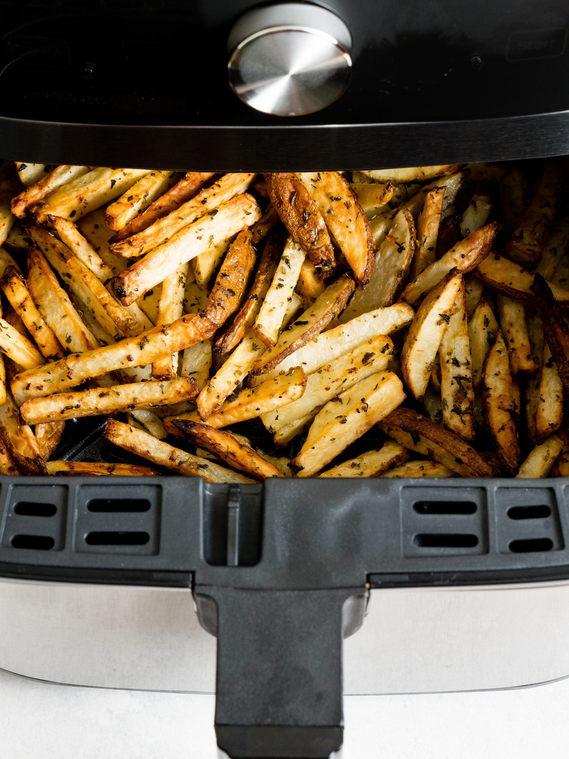 picture of crispy fries in an air fryer
