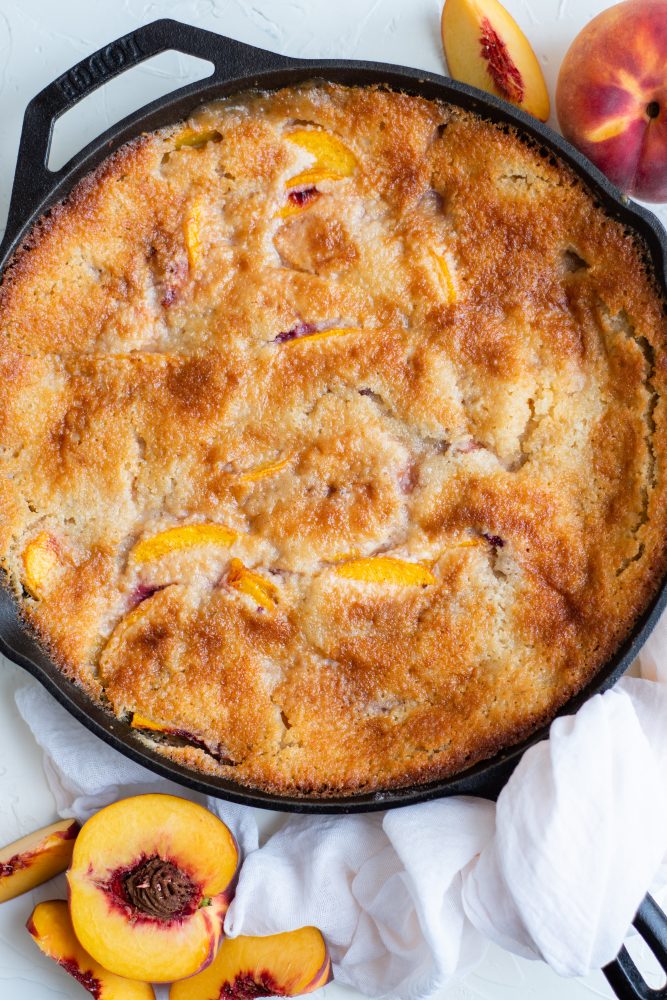 picture of baked peach cobbler