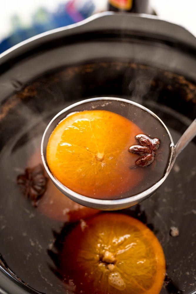 picture of mulled wine in slow cooker