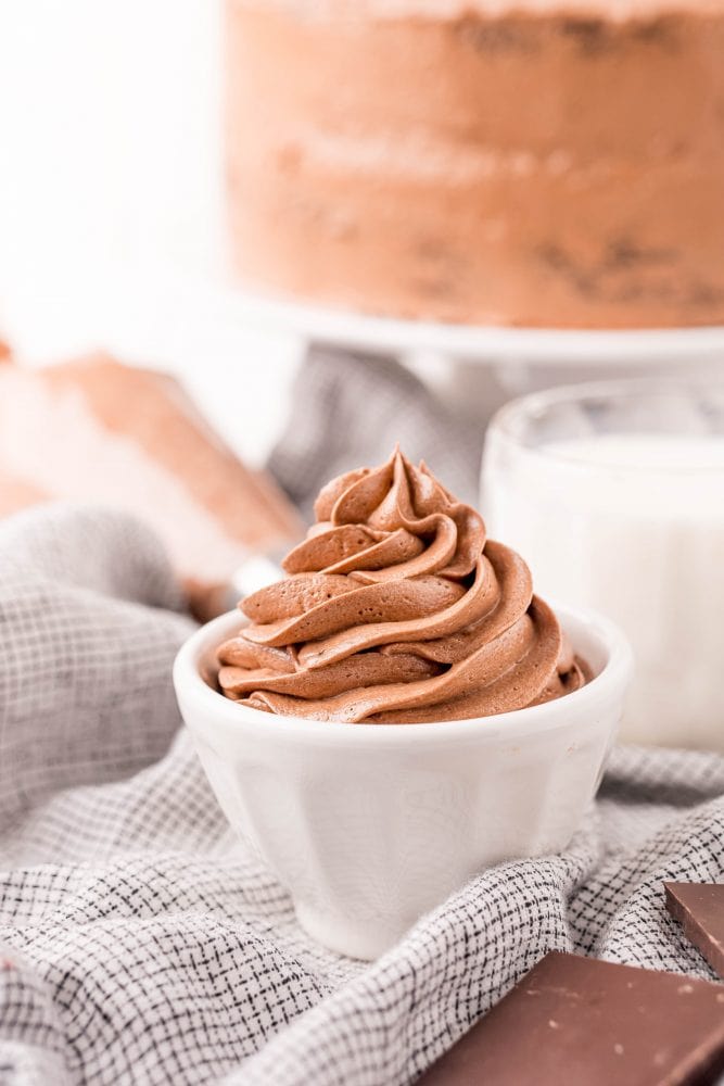 picture of chocolate pudding in a white bowl 