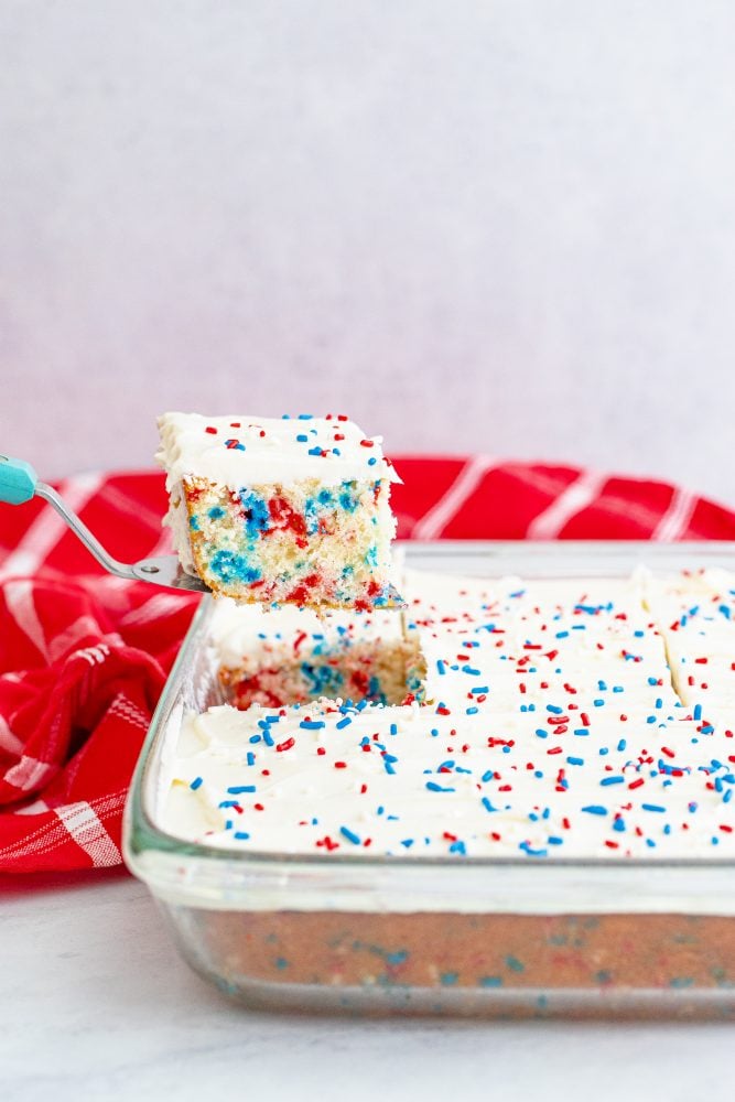 picture of sheet cake in a pan 