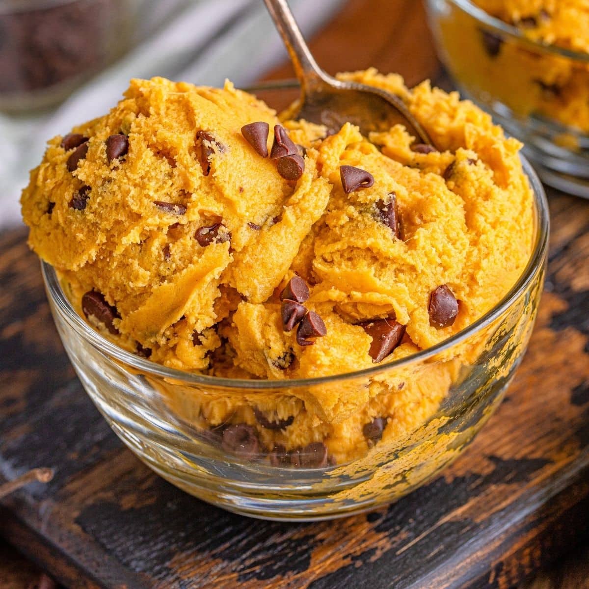 picture of edible pumpkin chocolate chip cookie dough in a bowl