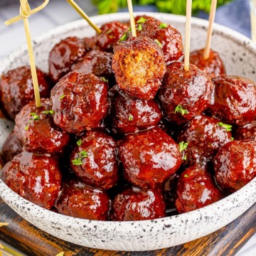picture of grape jelly meatballs in a bowl