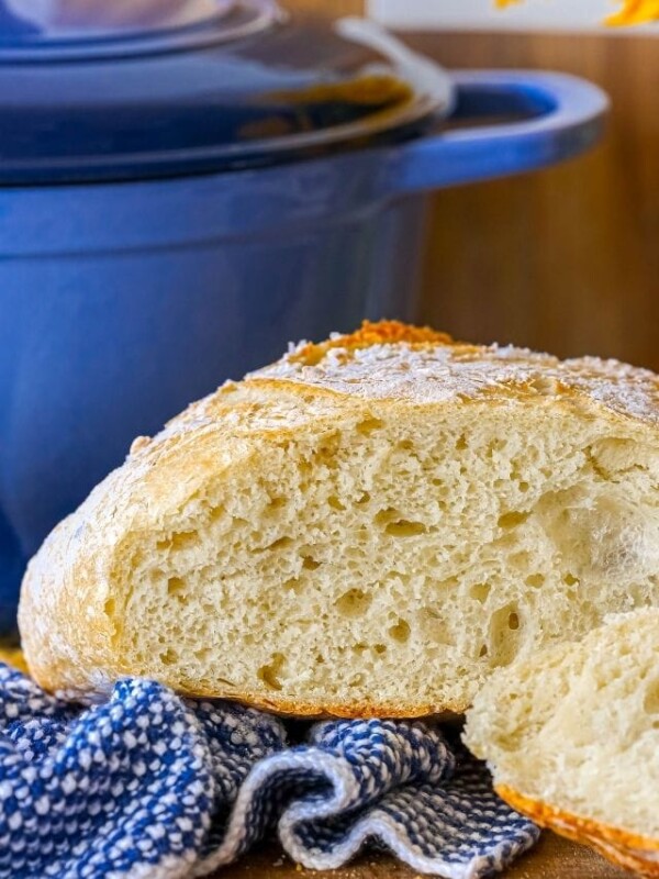 picture of no knead bread on a cutting board