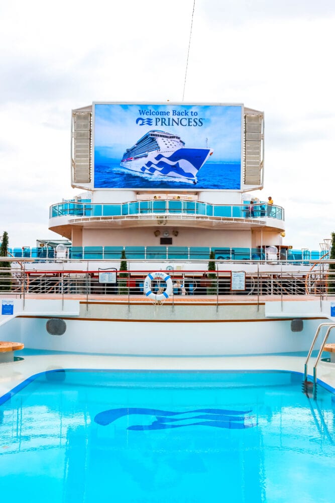 picture of the majestic princess fountain view pool 