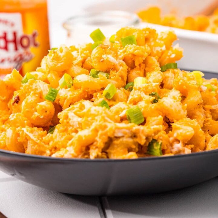 picture of buffalo chicken macaroni and cheese on a plate