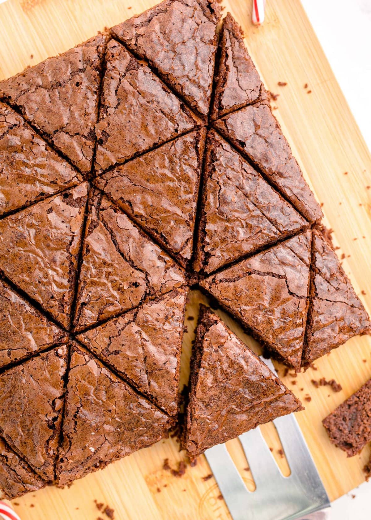 picture of triangle sliced brownies